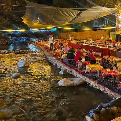 Vallée de l&rsquo;Ourika en Soirée : Randonnée au Coucher du Soleil & Dîner au Bord de l&rsquo;Eau